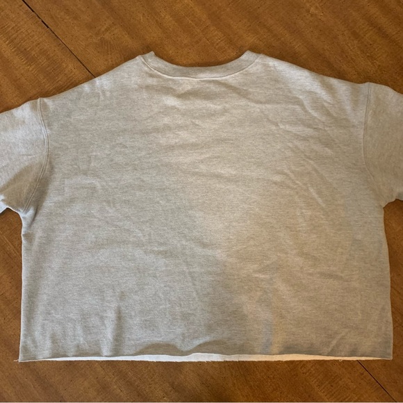 Tom & Jerry Cropped Sweatshirt - Picture 2 of 3